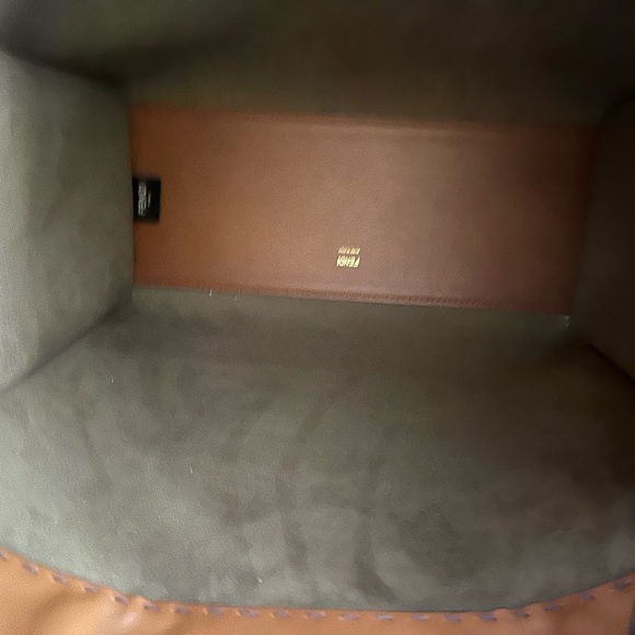 Fendi Sunshine Tote Pre Owned in Excellent conditions - Picture 4 of 5